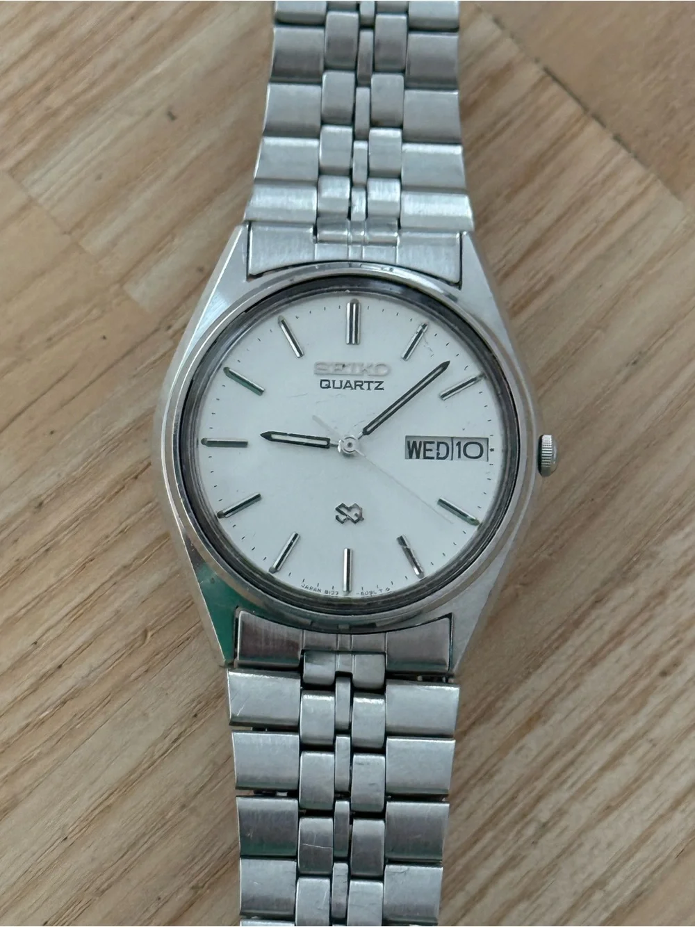 Seiko SQ Vintage Watch Stainless Bracelet Case Dial Hands Markers Day Date